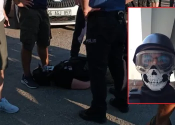 Oynadığı oyunun etkisinde kalan şahıs 5 kişiyi baltayla yaraladı