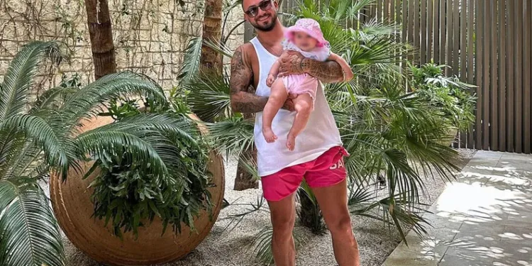 Kızıyla paylaştığı fotoğrafa soruşturma