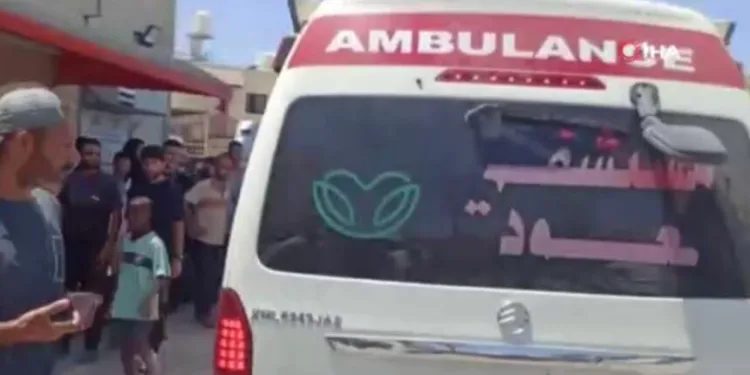 İsrail, Bureij Mülteci Kampı’nı vurdu