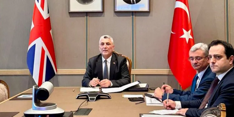 Ticaret Bakanı Bolat, İngiliz mevkidaşı Reynolds ile görüştü
