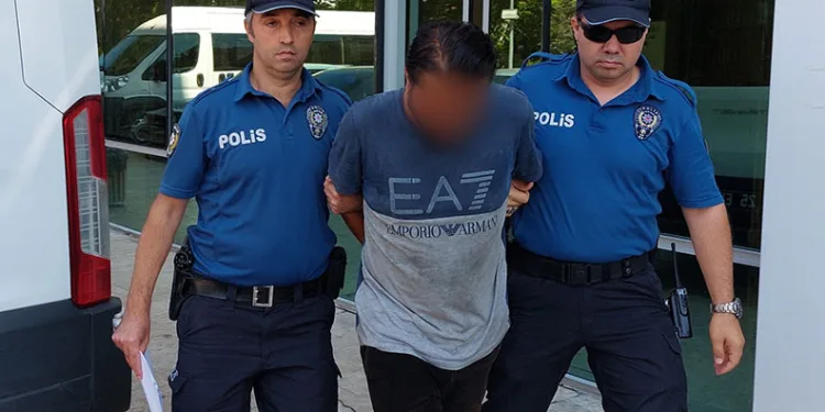 Husumetlisinin evini ateşe veren şahıs tutuklandı