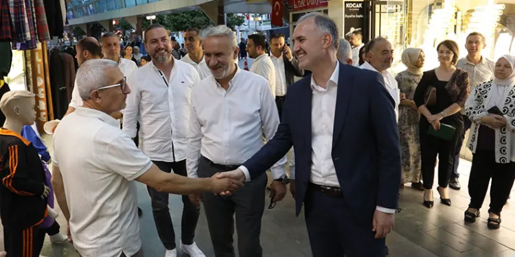 İnegöl çarşısında alışveriş şenliği bereketi