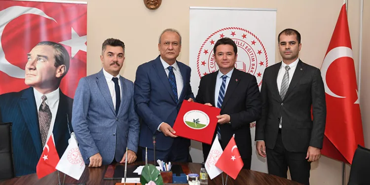 Üniversiteye hazırlanan öğrencilere Osmangazi desteği