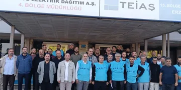 Oturma eylemi düzenlediler