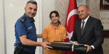 Başkanın sözü şehit kızını mutlu etti: Bilgisayar hediyesi verildi