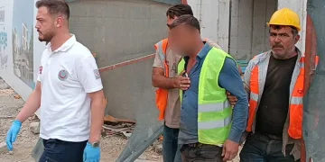 Boğazına demir parçası çarpan işçi yaralandı