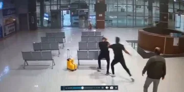 Belediye başkanı ve oğlu terminalde husumetlilerine saldırdı