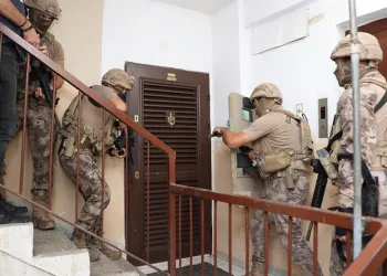 Yasa dışı bahis çetesi çökertildi
