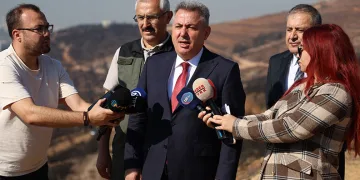 İzmir’de Yanmış Alana 1.1 Milyon Fidan