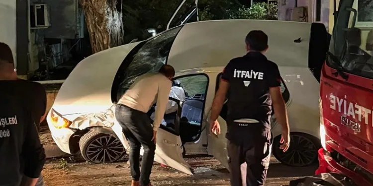 Aşırı hız kaldırımda yürüyen çocuğu hayattan kopardı
