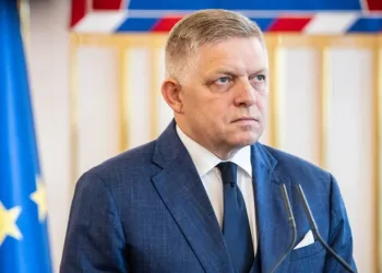 Slovakya Başbakanı mermi ile tehdit edildi