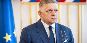Slovakya Başbakanı mermi ile tehdit edildi