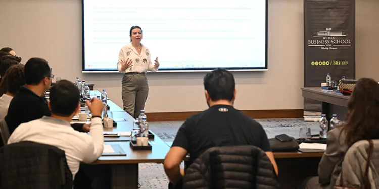 Bursa Business School’da Eğitimler Devam Ediyor