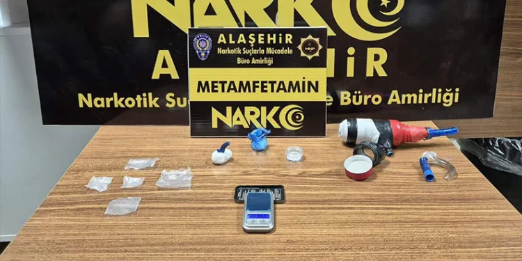 Manisa’da uyuşturucu operasyonu: 5 gözaltı