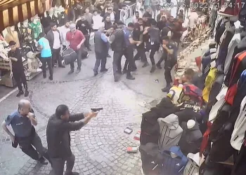 Beyazıt’ta iki yıl önce yaşanan çatışmanın mağaza içinden yeni görüntüleri ortaya çıktı