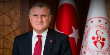 Gençlik ve Spor Bakanı Bak’tan eski milli futbolcu Serhat Akın’a geçmiş olsun mesajı