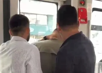 Tramvayda şüphe çeken şahıstan uyuşturucu çıktı