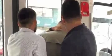 Tramvayda şüphe çeken şahıstan uyuşturucu çıktı