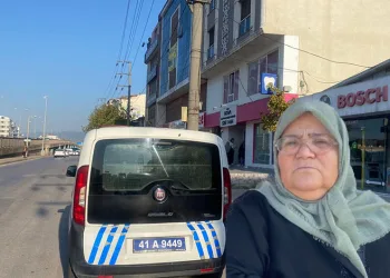 Çocuklarını okula götürmek için evden çıkmıştı, eski eşi tarafından bıçaklandı