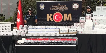 İstanbul’da bir depoda 150 milyon liralık kaçak cep telefonu aksesuarı ele geçirildi