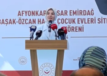 “14 bin 528 çocuğumuzun sevgi dolu bir aile ortamında büyümelerini sağlıyoruz”