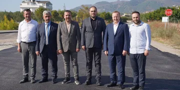 Sıcak asfalt çalışmaları yerinde incelendi