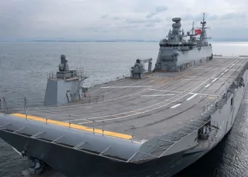 TCG Anadolu Gemisinin boğazdan geçişi böyle görüntülendi