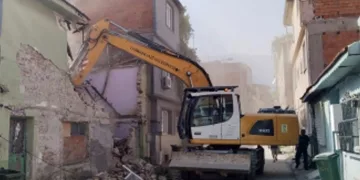 Osmangazi’de metruk binalar yıkılıyor