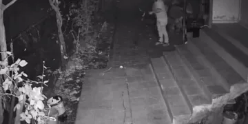 Batman’da bahçeye giren hırsız, 20 saniyede bisikleti sırtlayıp kaçtı