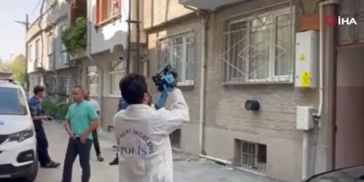 Merdivenden düşen adamın cansız bedenini sayaç okumaya gelen operatör buldu