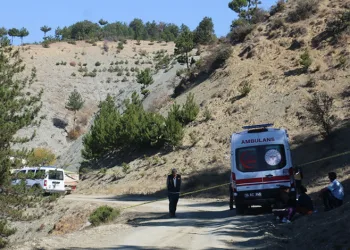 Ağaca asılı halde ölü bulundu