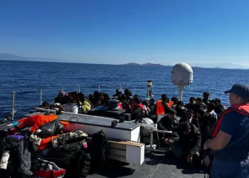 Ayvalık’ta 33’ü çocuk 44 göçmen Sahil Güvenlik’ten kaçamadı