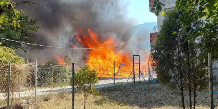 Bursa’da baraka yangını korkuttu