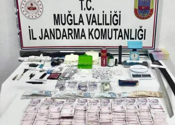 Marmaris’te operasyonda Samuray kılıcı bulundu