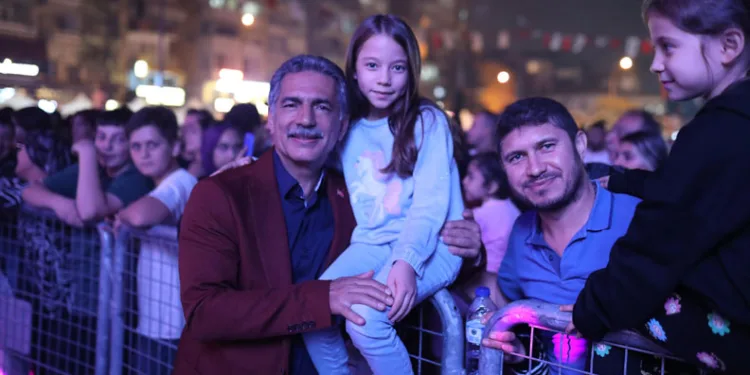 Gemlik Zeytini Festivali’ne Gemlikli sanatçılar damga vurdu