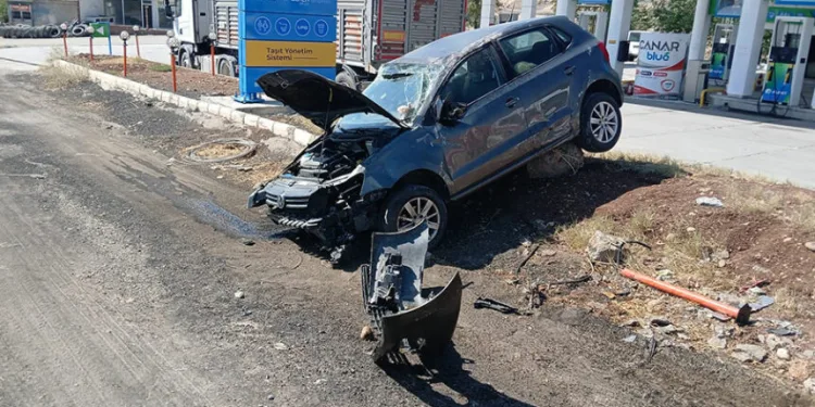 Virajı alamayan otomobil takla attı: 1 yaralı