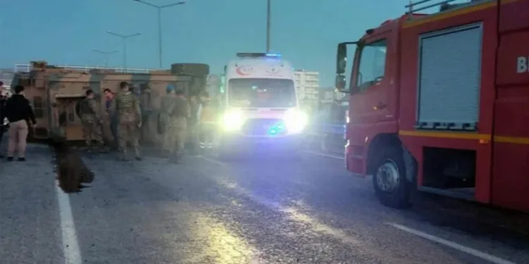 Siirt’te askeri araç devrildi