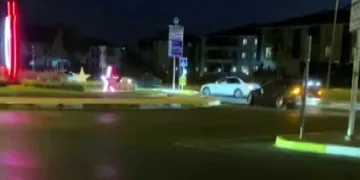 Şehrin göbeğinde attığı drift pahalıya patladı