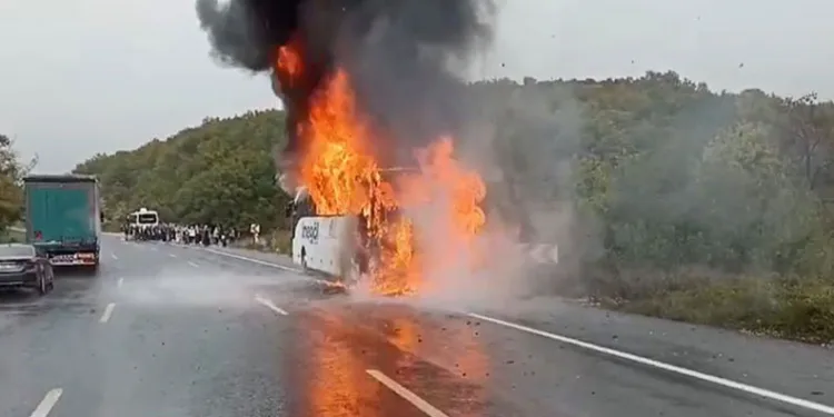 Bursa’da yolcu otobüsü alev topuna döndü