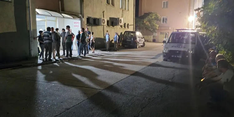 Merdivenden düşen 4 yaşındaki çocuk hayatını kaybetti