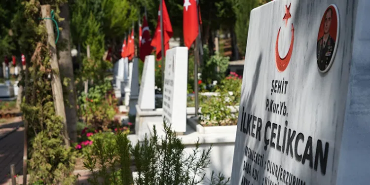 Şehit babasından kurşun gibi sözler