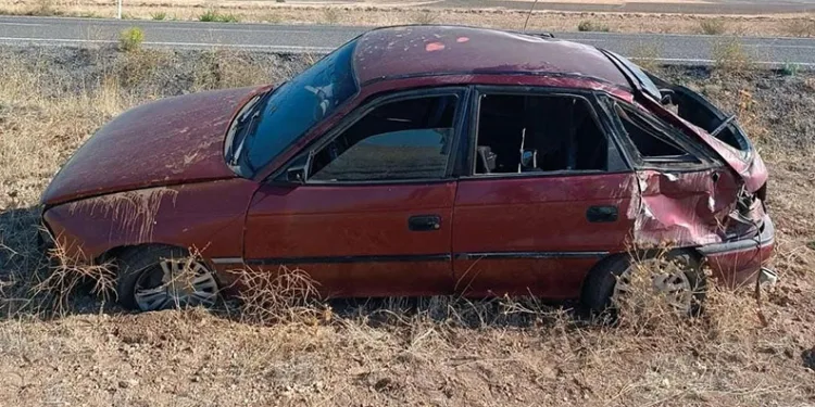 Otomobil şarampole devrildi: 3 yaralı