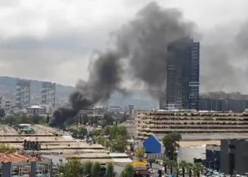 İzmir’de oto tamirci dükkanında yangın