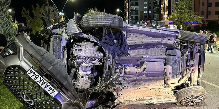 Malatya’daki feci kazada yaralanan 25 yaşındaki genç kurtarılamadı