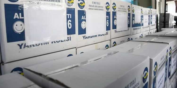 İnegöl Belediyesi’nden kırtasiye yardımı