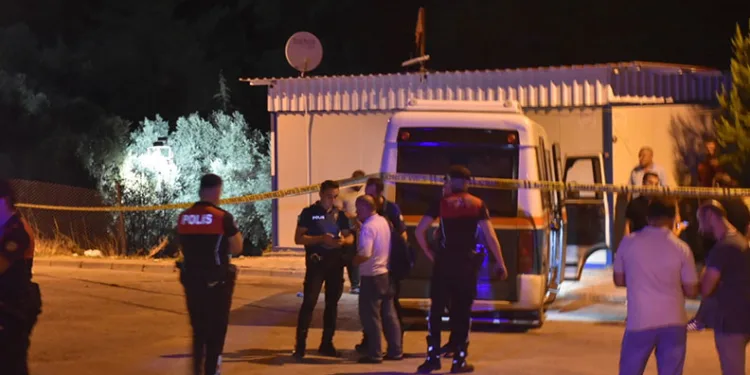 İzmir’de yolcu minibüsünde cinayet