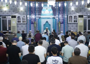 Kandil geleneği Yeşil Camide devam etti