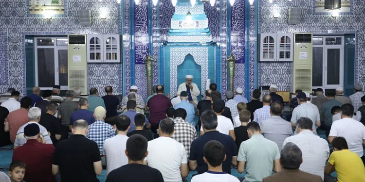 Kandil geleneği Yeşil Camide devam etti