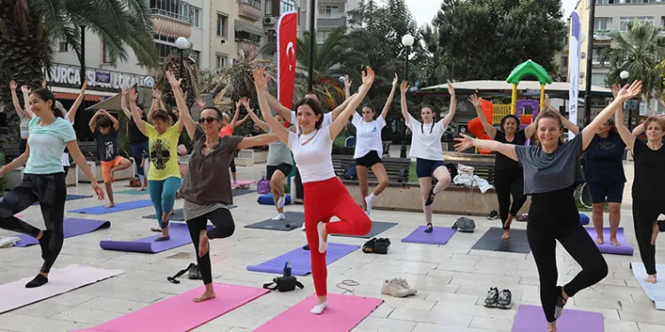 Mudanya’da pazar sabahı yoga ile başladı