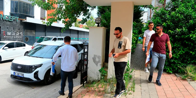 İki gencin evdeki kavgası kanlı bitti